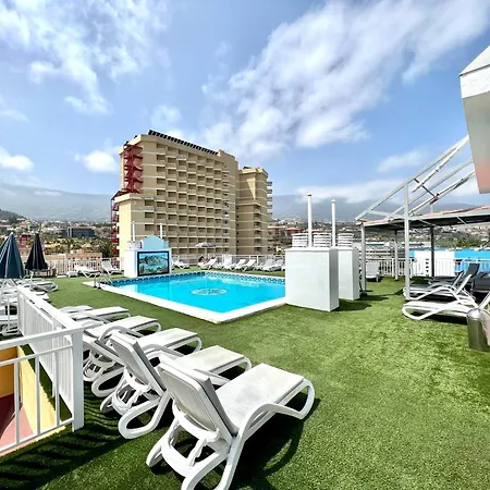 High Floor Studio, Wifi, A Few Meters From The Beach In