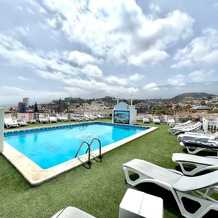 High Floor Studio, Wifi, A Few Meters From The Beach In