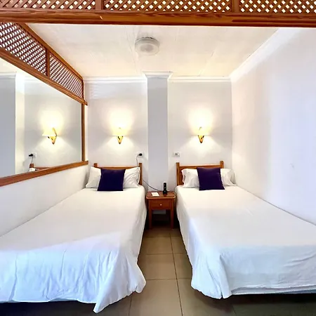 High Floor Studio, Wifi, A Few Meters From The Beach In アパート *