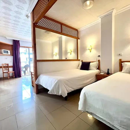 Apartment High Floor Studio, Wifi, A Few Meters From The Beach In