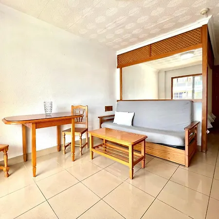 High Floor Studio, Wifi, A Few Meters From The Beach In Puerto de la Cruz (Tenerife)