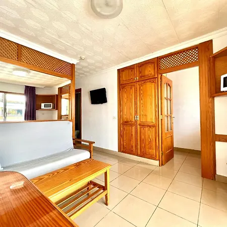 Apartment High Floor Studio, Wifi, A Few Meters From The Beach In Puerto de la Cruz (Tenerife)